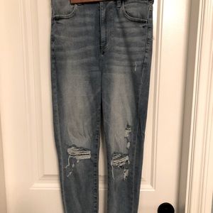 American Eagle light denim ripped jeggings
